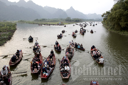 Trảy hội chùa Hương, khách bị chặt chém
